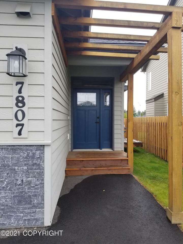 7807 Gate Creek Drive - Photo 1