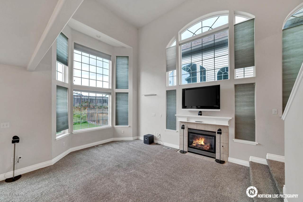 6581 Whsipering Loop - Photo 1