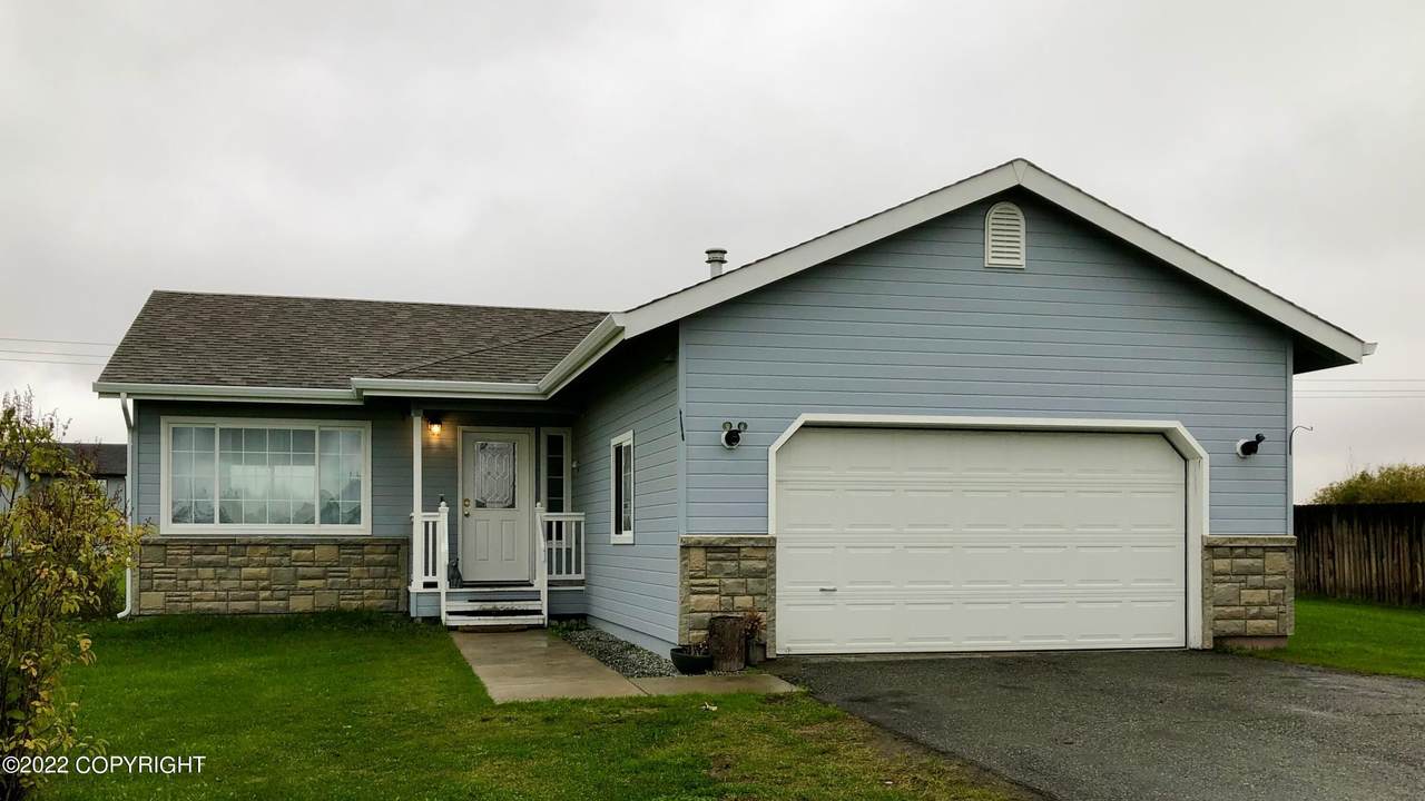 341 Angus Loop - Photo 1