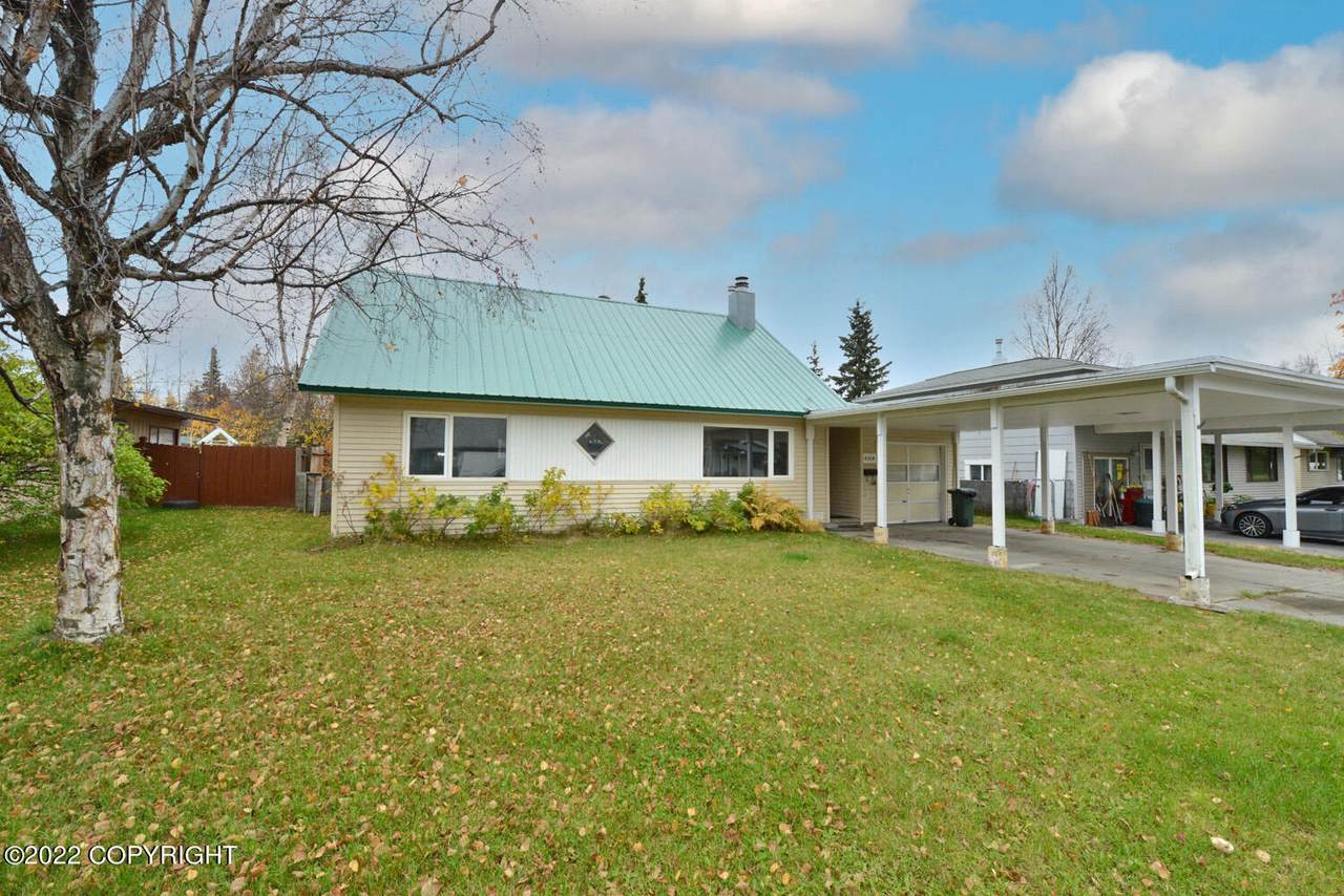 4304 Needle Circle - Photo 1