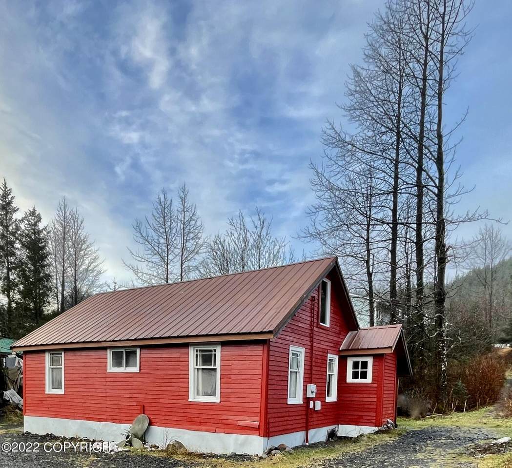 704 Lake Avenue - Photo 1