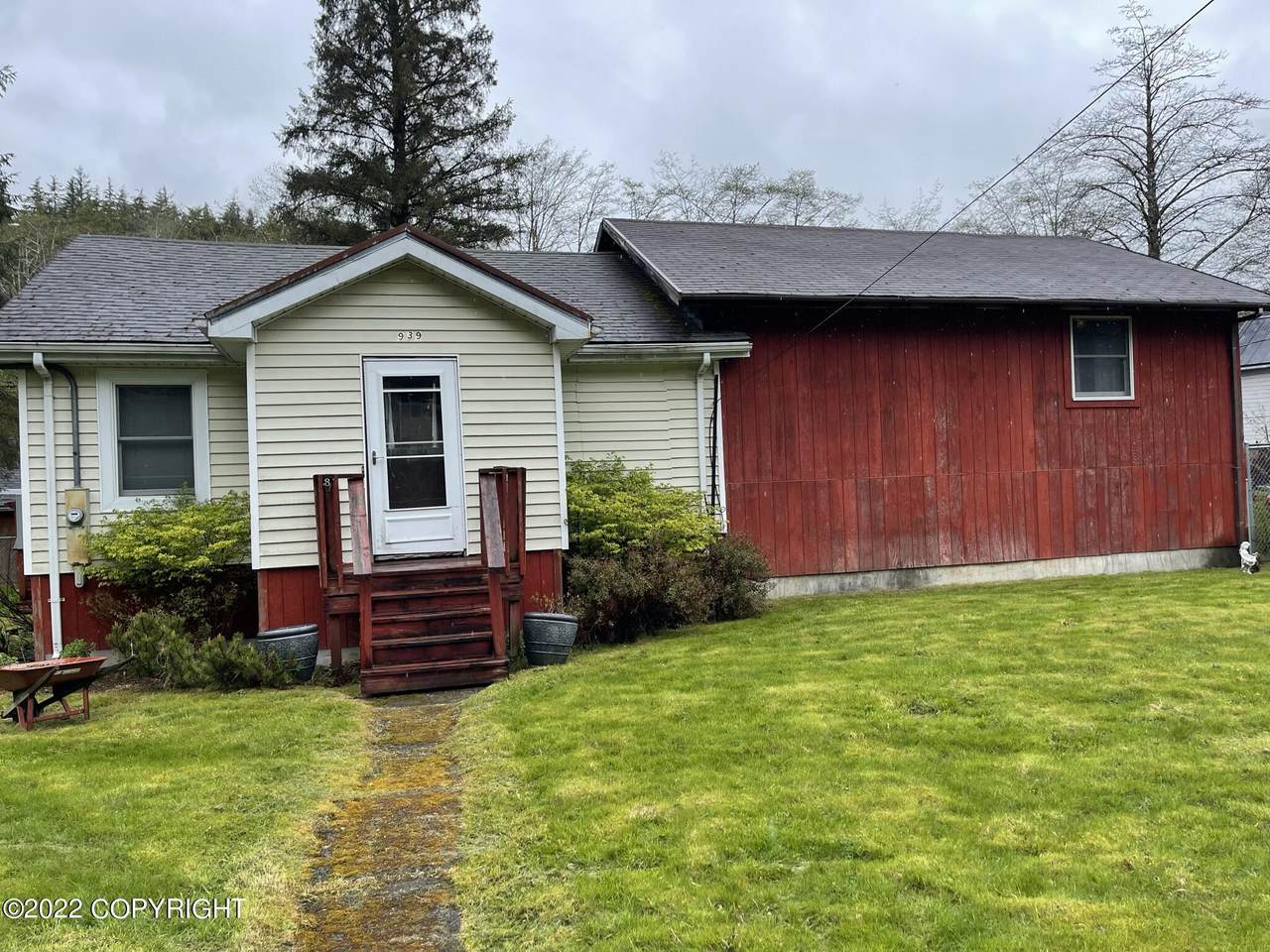 939 Park Avenue - Photo 1