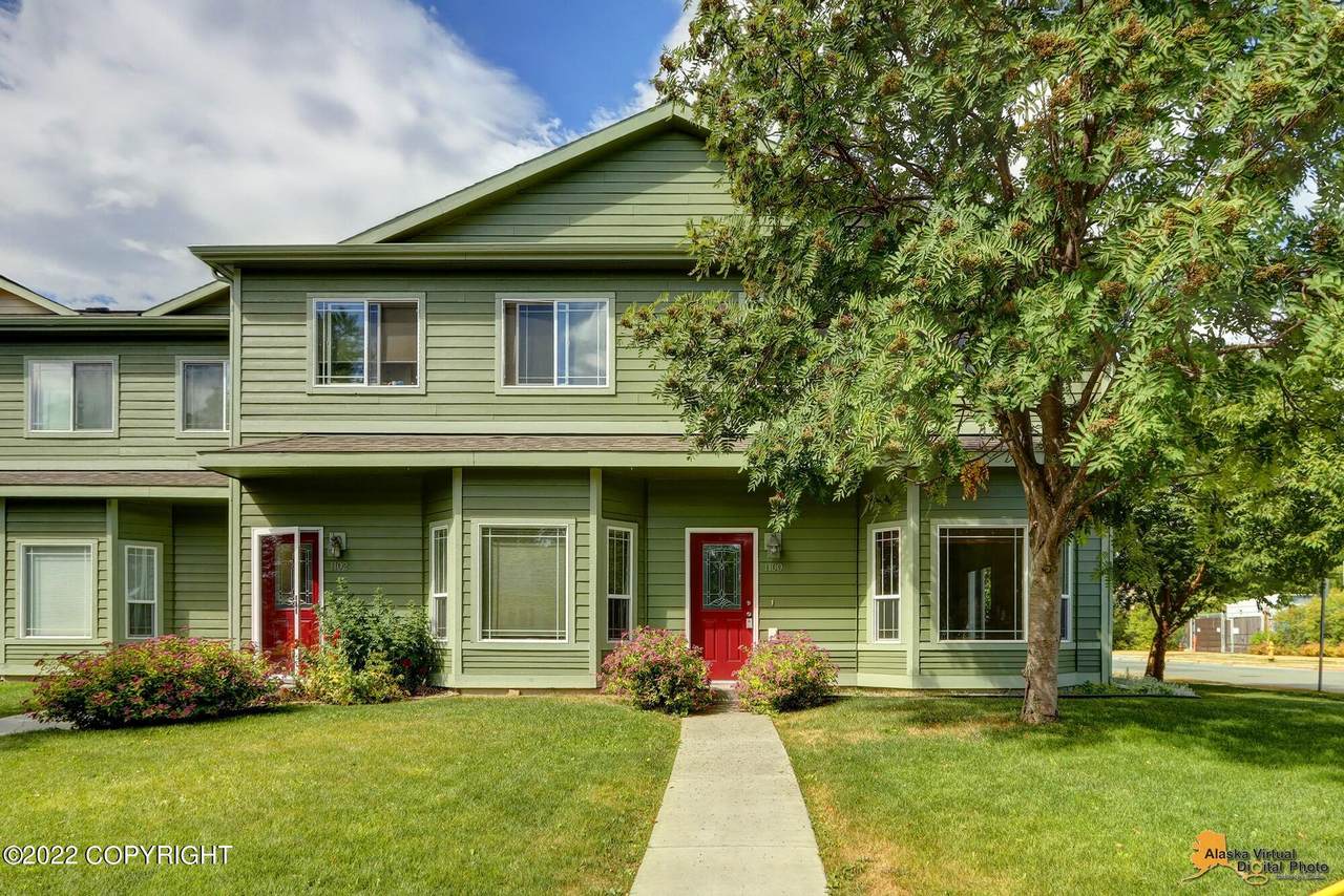 1100 E Street - Photo 1