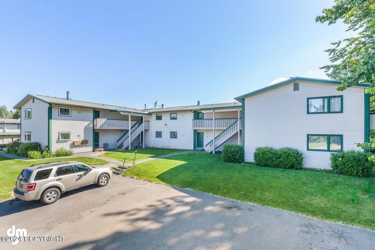 1545 Northview Drive - Photo 1
