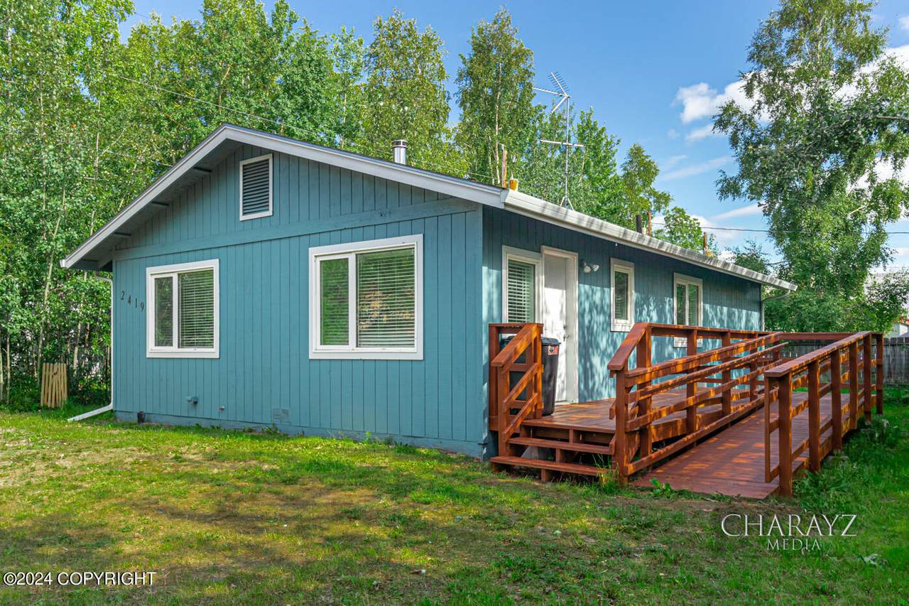 2419 Mercier Street - Photo 1