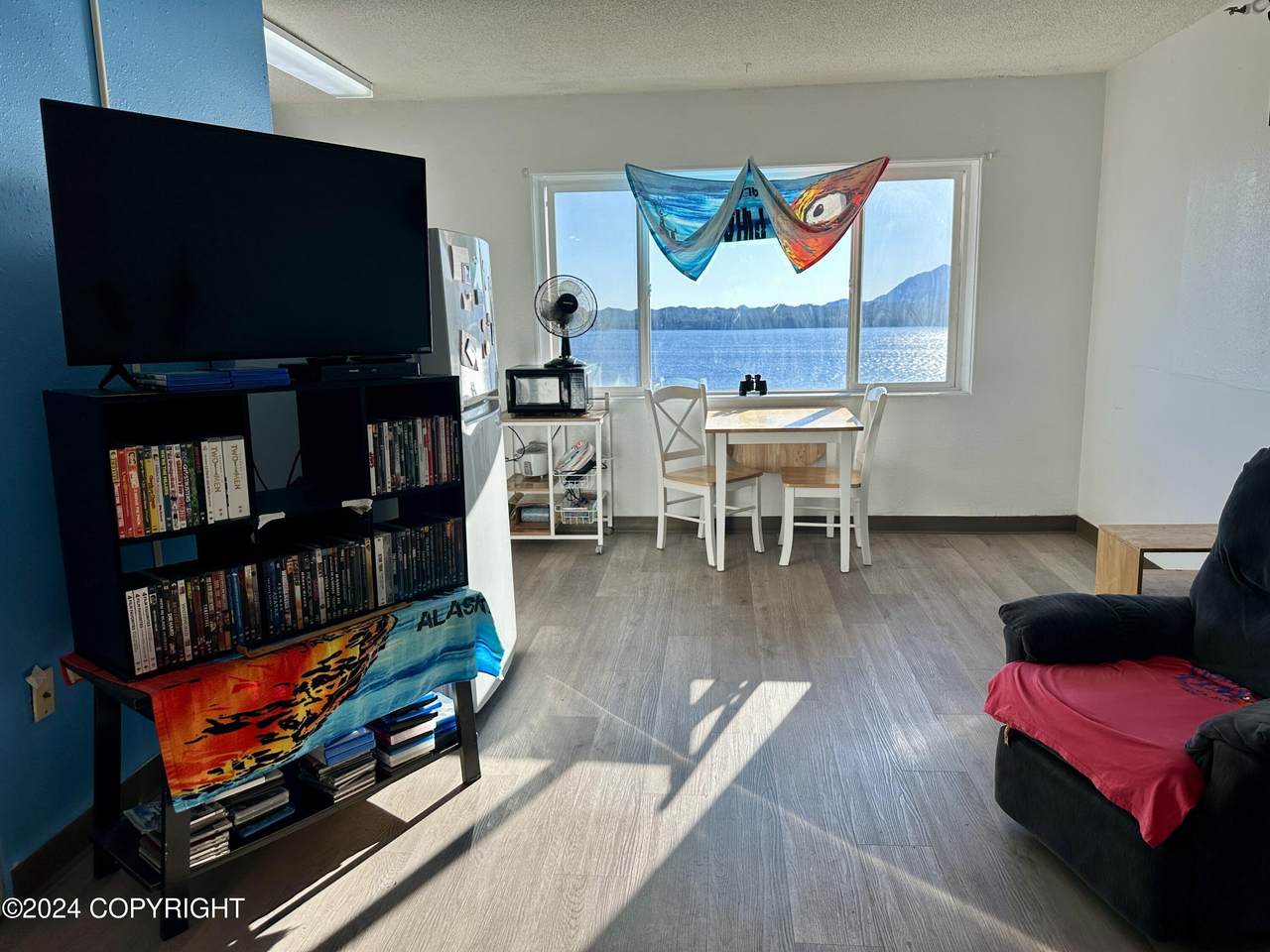 2415 Hemlock Street - Photo 1