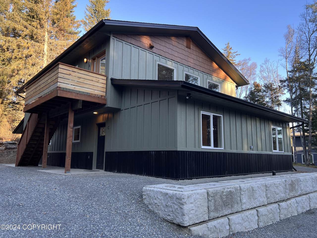 546 Noview Avenue - Photo 1