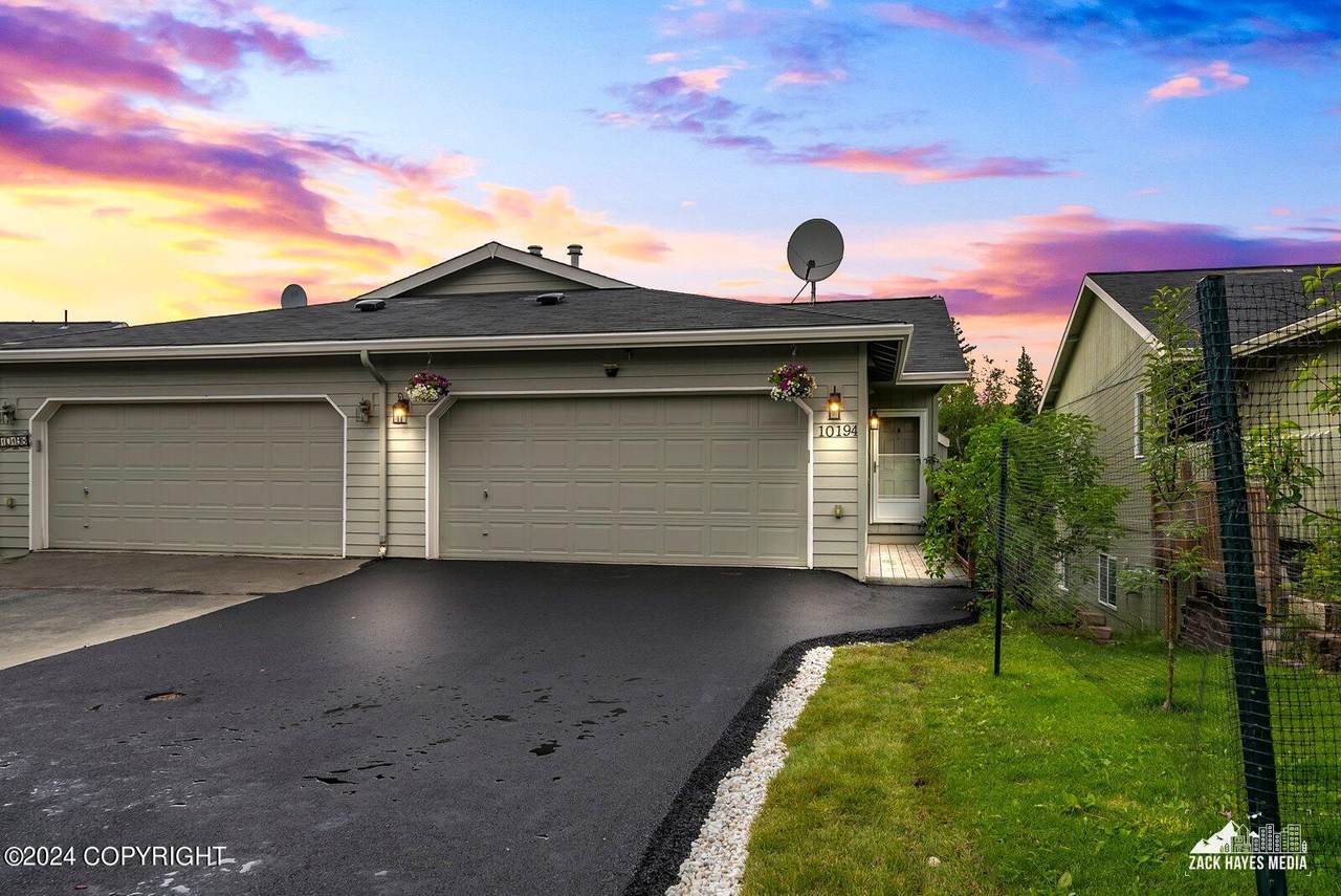 10194 Valley Park Drive - Photo 1