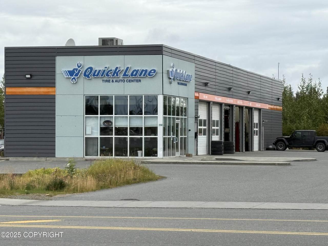 250 Airport Way - Photo 1