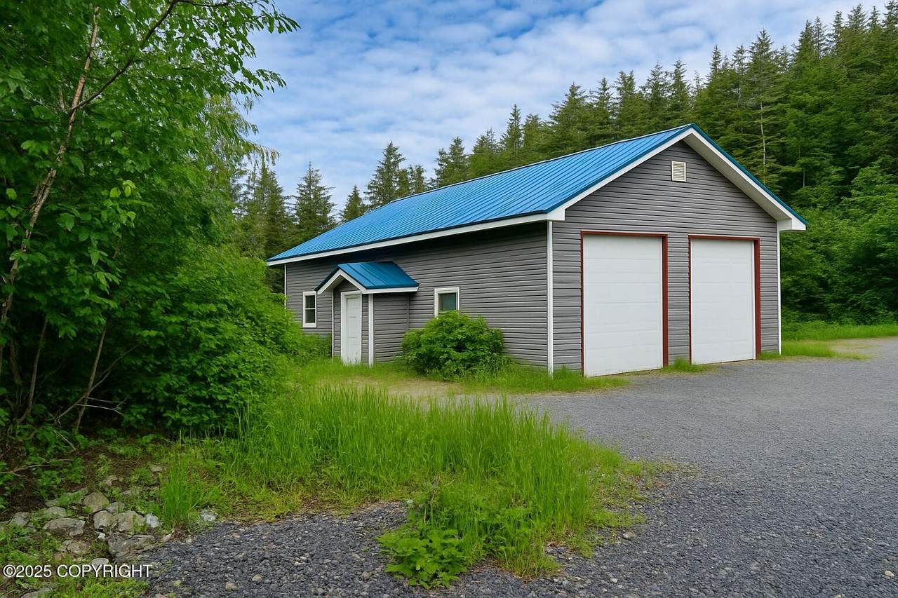 110 Crest Circle - Photo 1