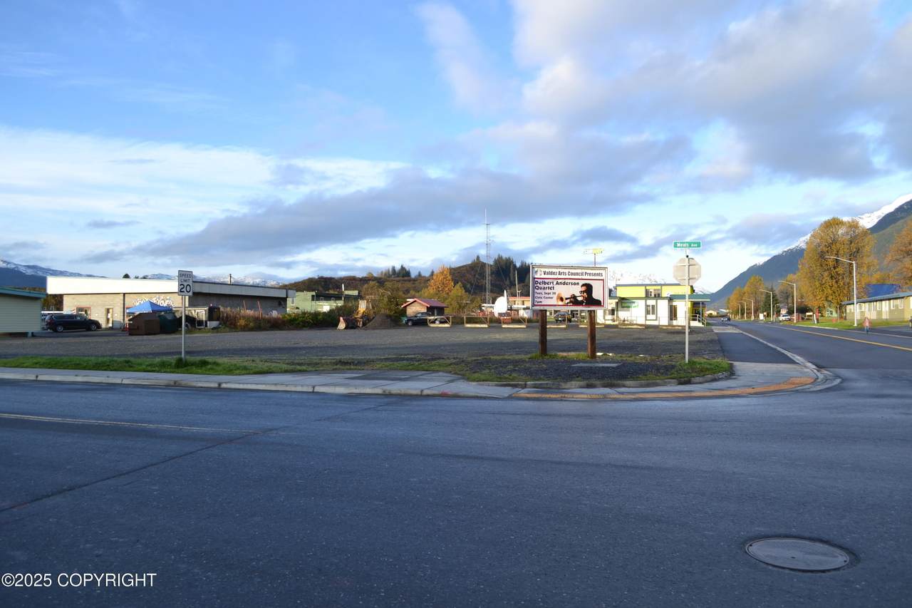 112 Pioneer Drive - Photo 1