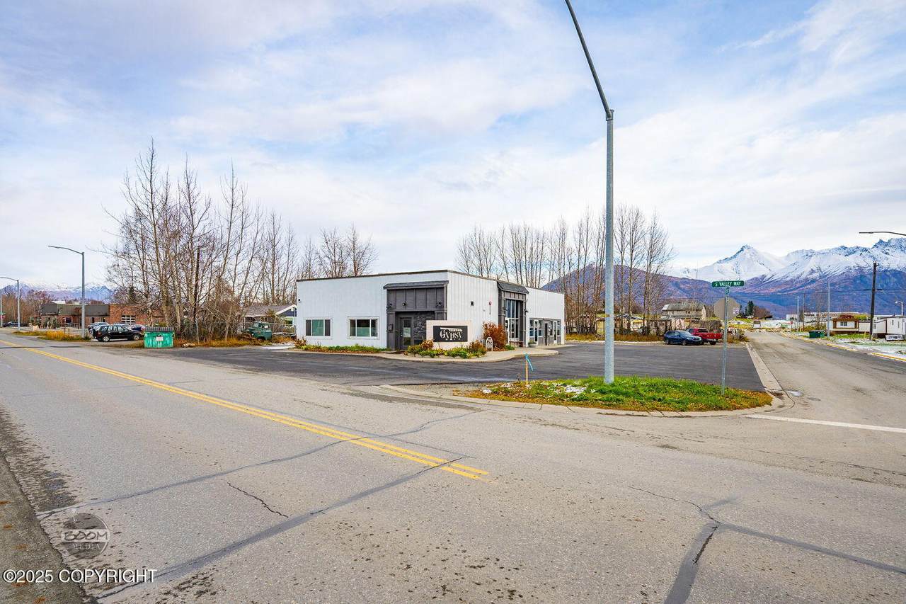 173 Valley Way - Photo 1