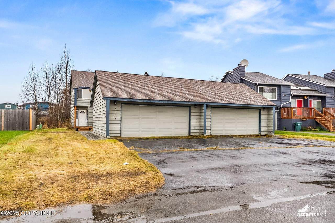 9122 Lakehurst Drive - Photo 1