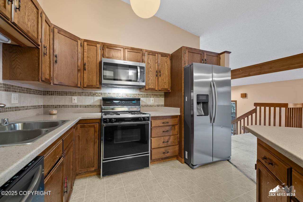 7333 Foxridge Circle - Photo 1