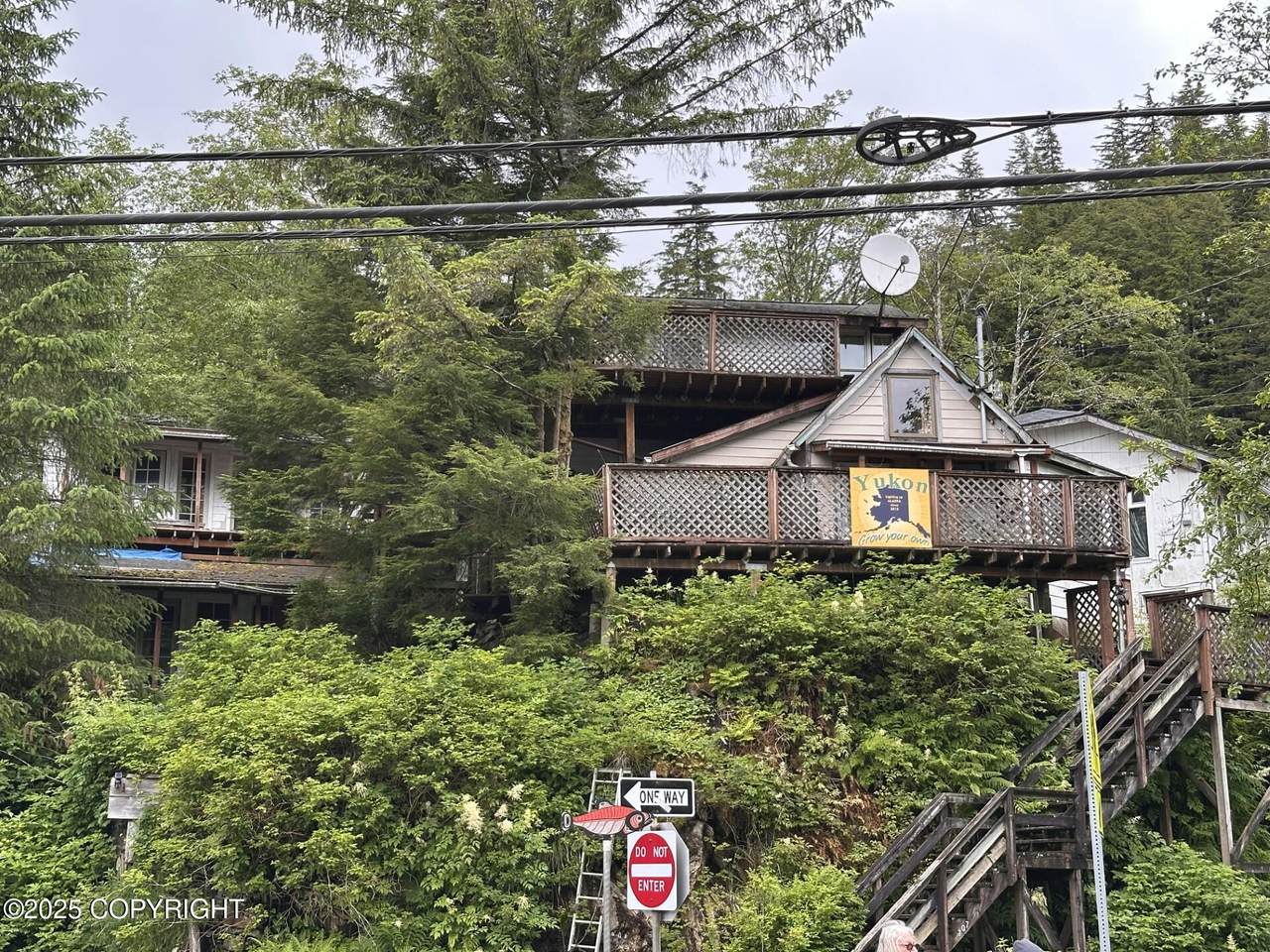 707 Harris Street - Photo 1