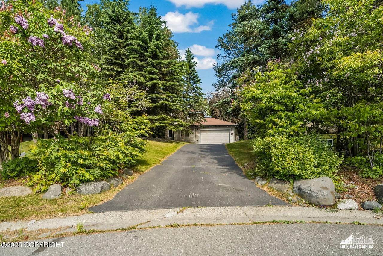 250 Botanical Circle - Photo 1