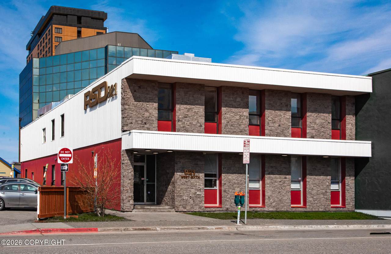 921 6th Avenue - Photo 1