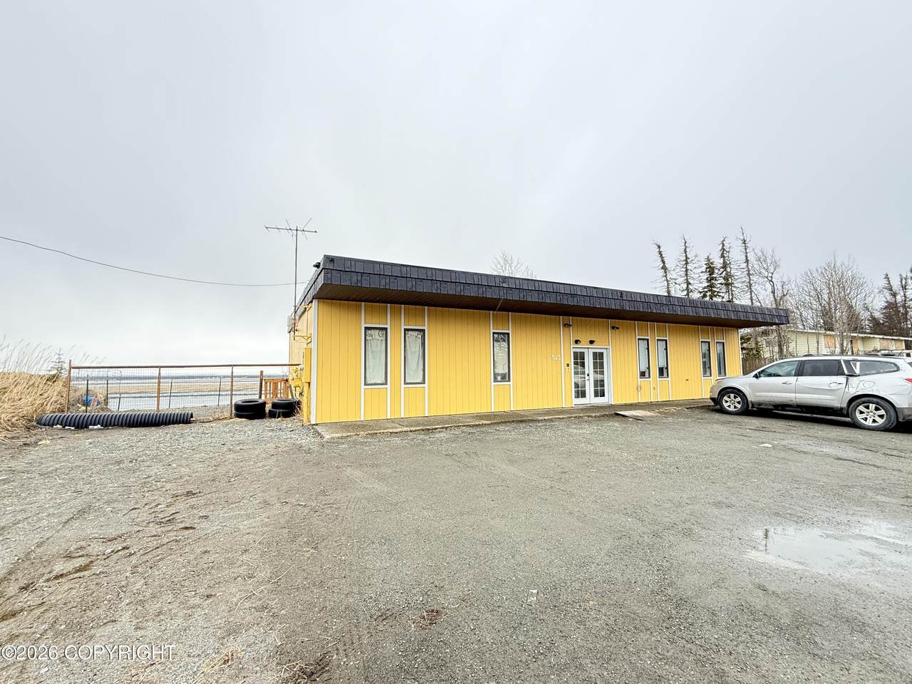 513 Peninsula Avenue - Photo 1
