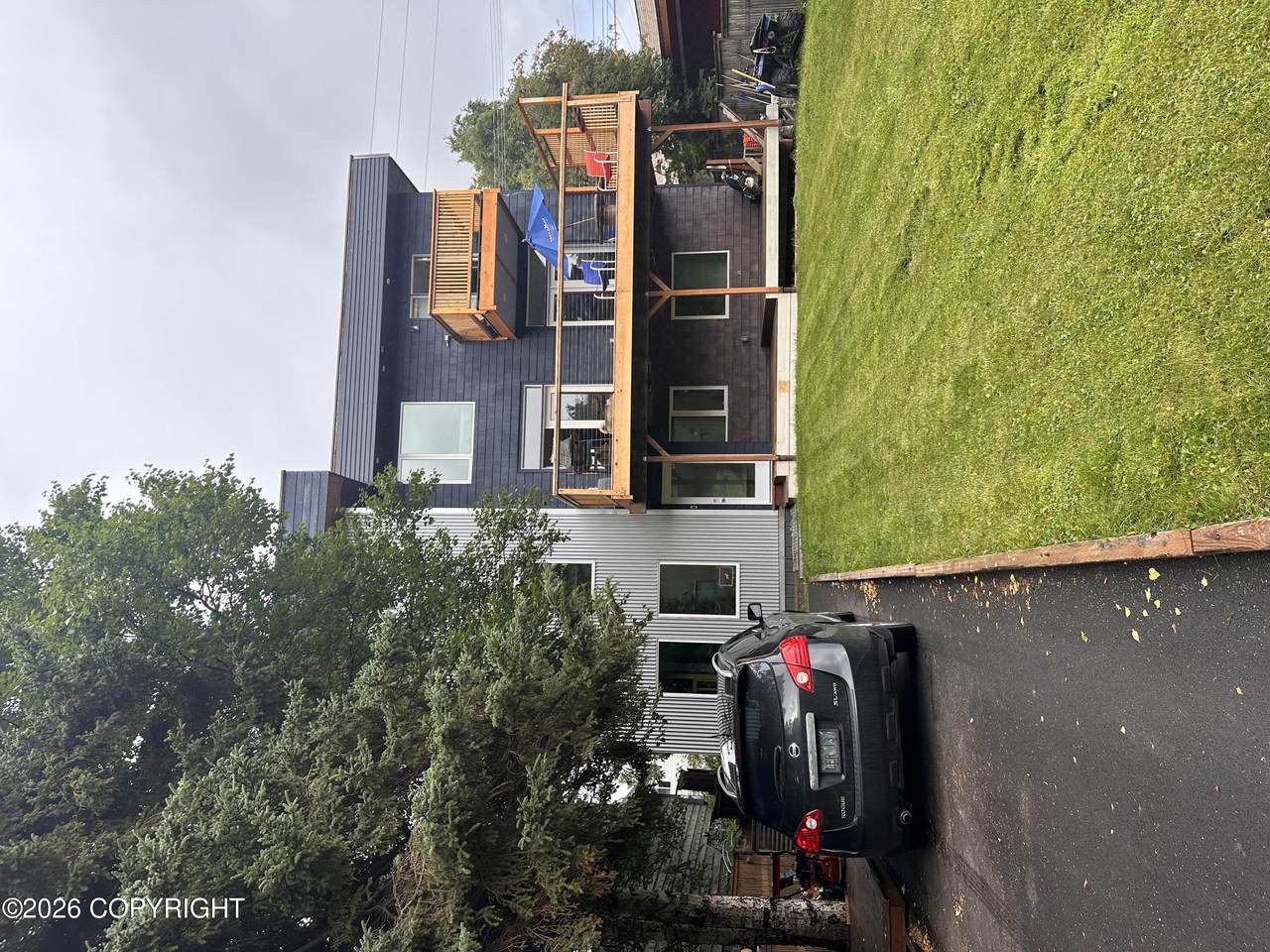 325 11th Avenue - Photo 1