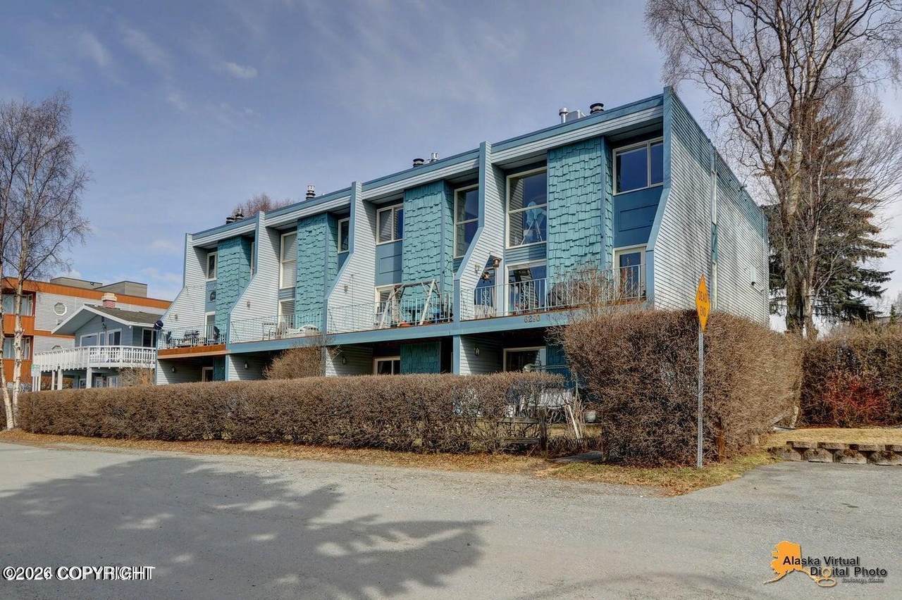 629 O Street - Photo 1