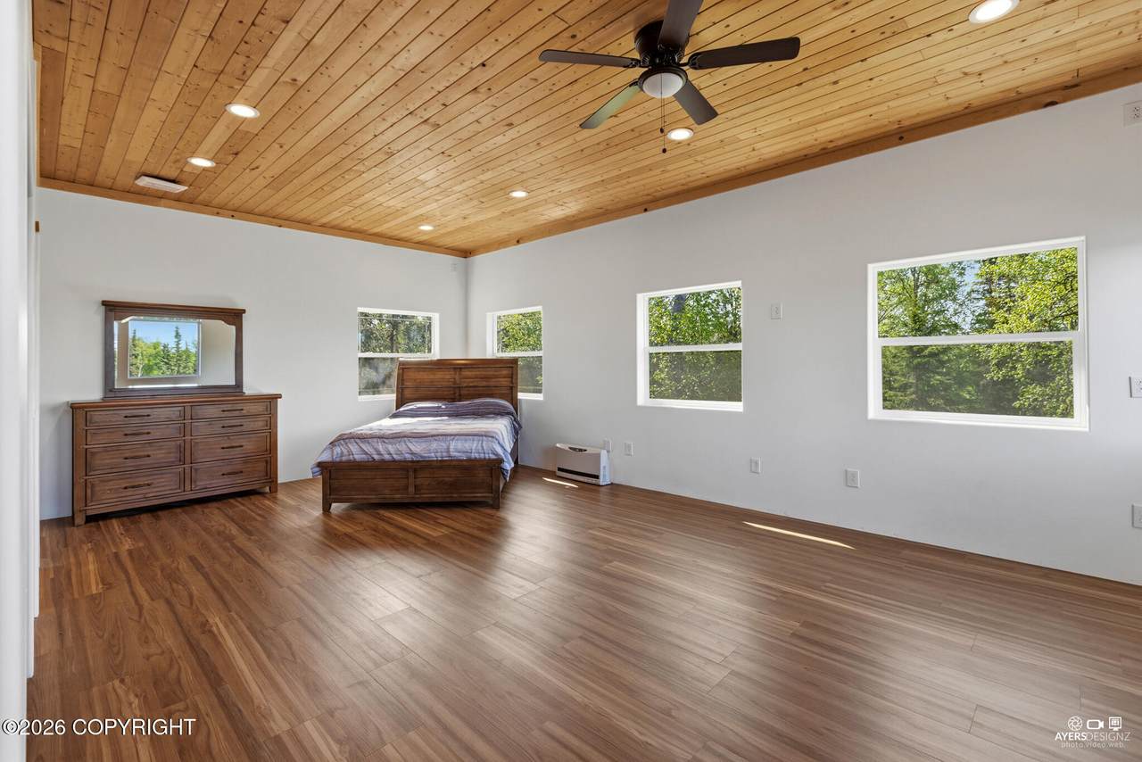 https://bt-photos.global.ssl.fastly.net/alaska/1280_boomver_2_26-6844-2.jpg