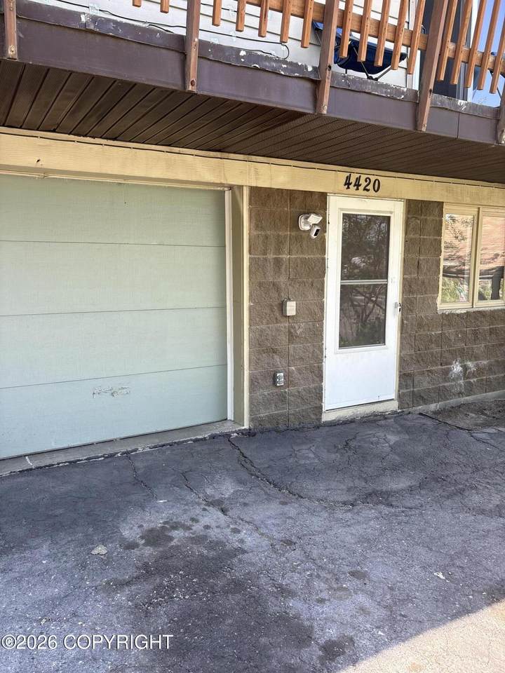 4420 View Circle - Photo 1