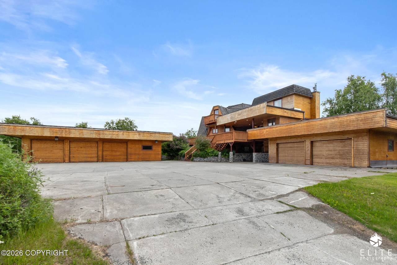 1361 Mana Naen Street - Photo 1
