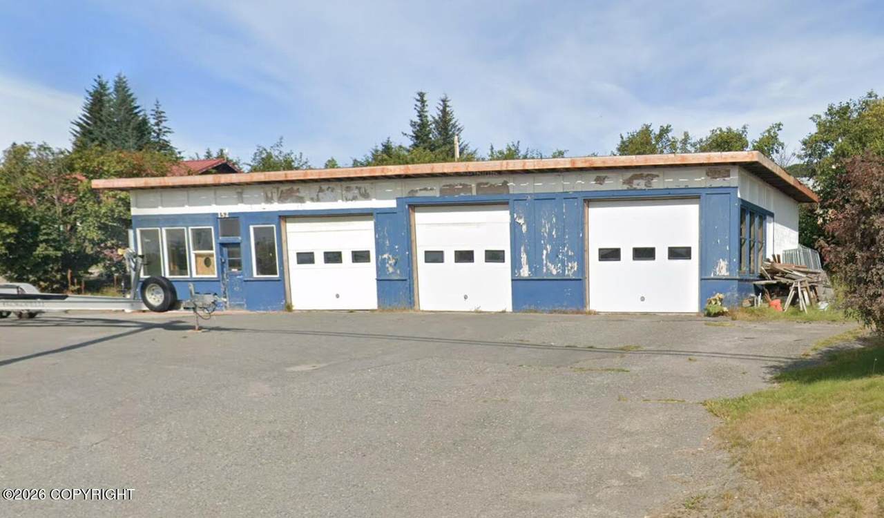 152 Pioneer Avenue - Photo 1