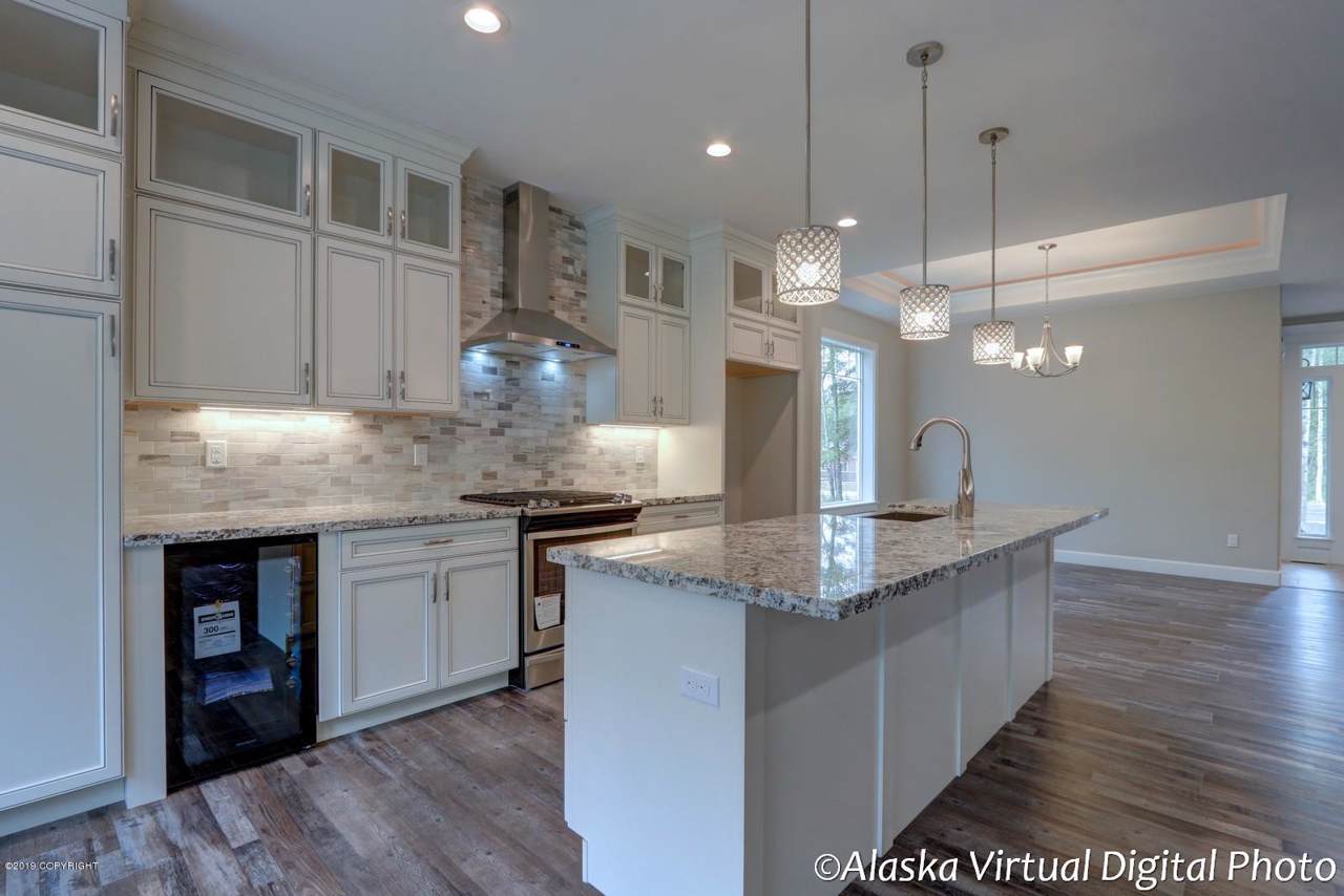 6441 Creeksedge Drive - Photo 1