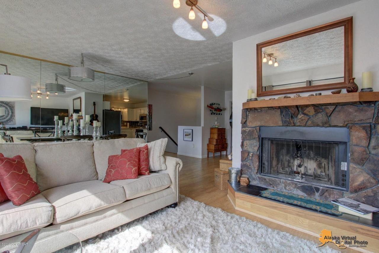 823 Merlin Loop - Photo 1