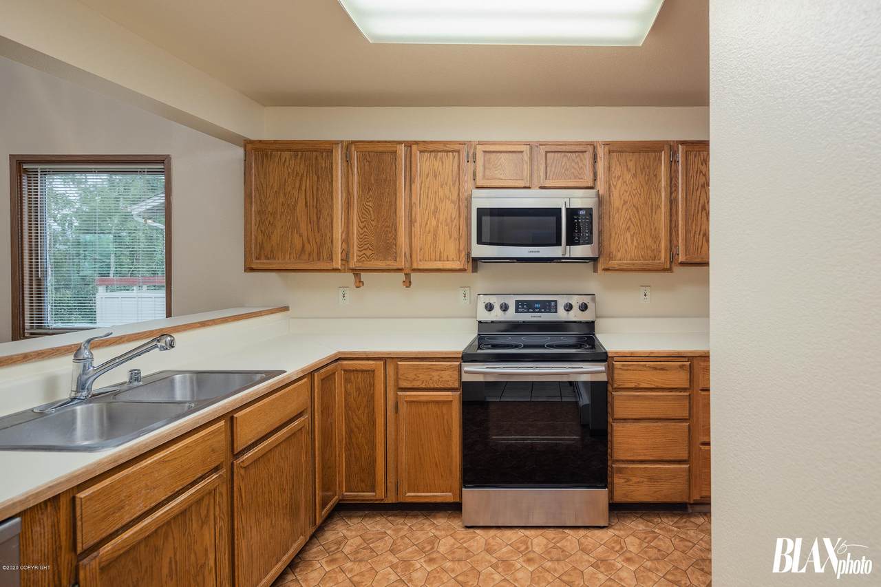 5606 40th Avenue - Photo 1