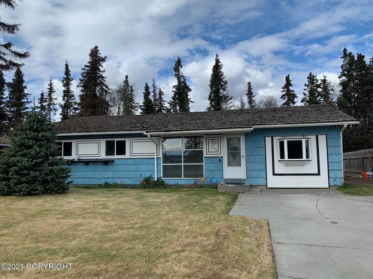 1616 Tanaga Avenue - Photo 1