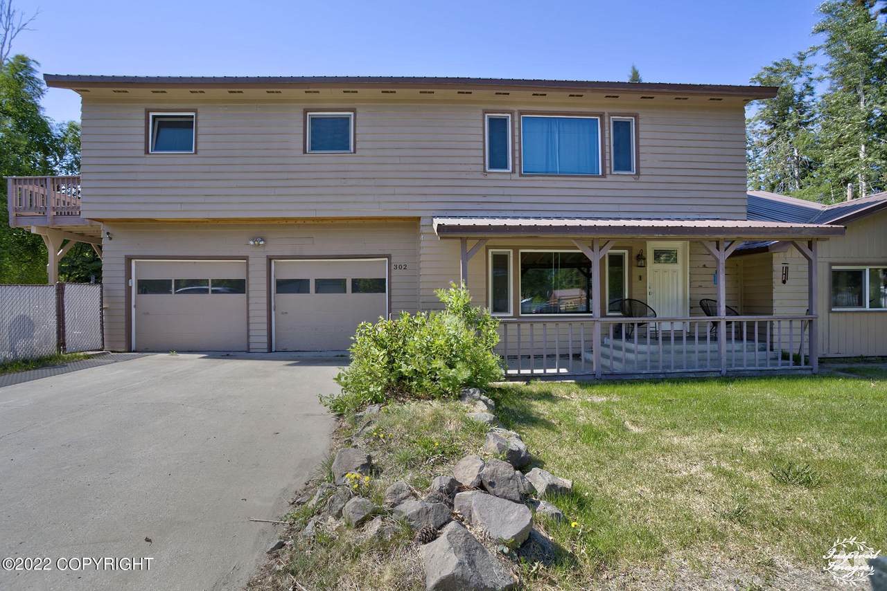302 C Street - Photo 1