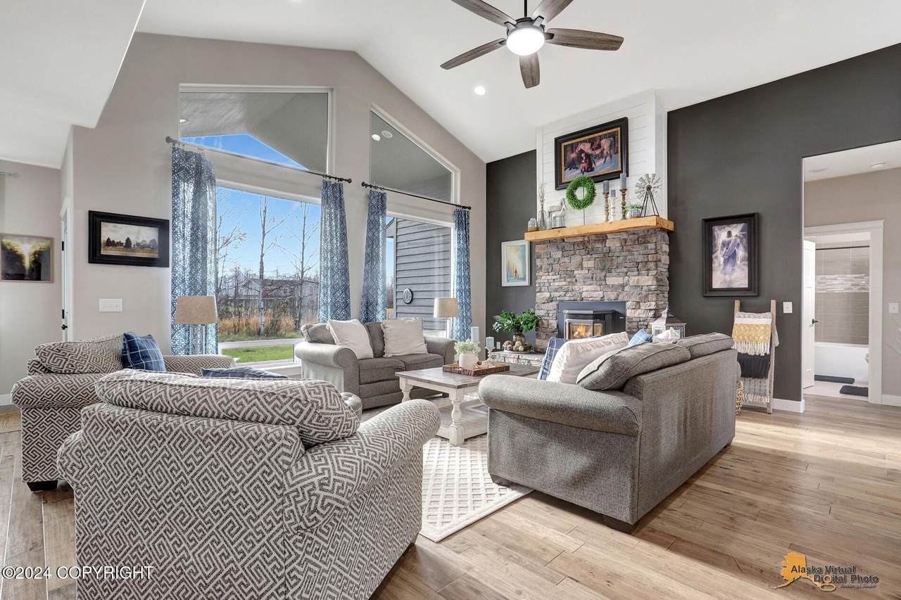 1360 Clydesdale Drive - Photo 1