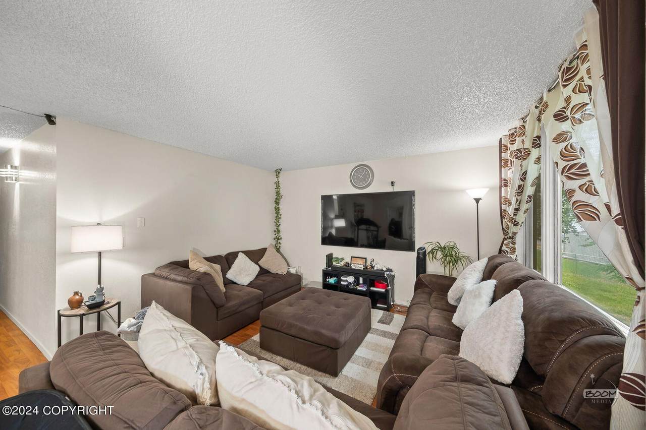1002 Wildrose Court - Photo 1