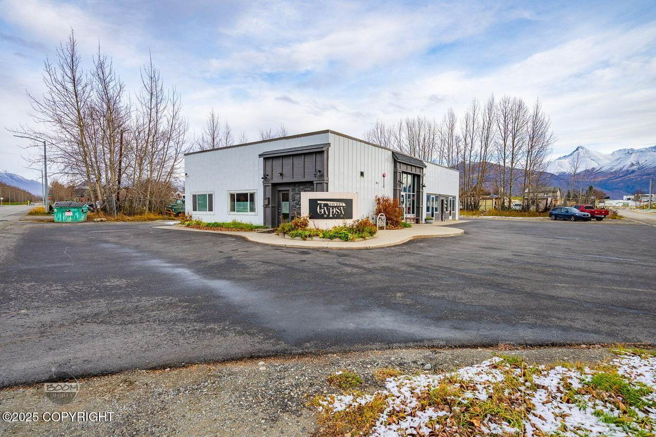 173 Valley Way - Photo 1