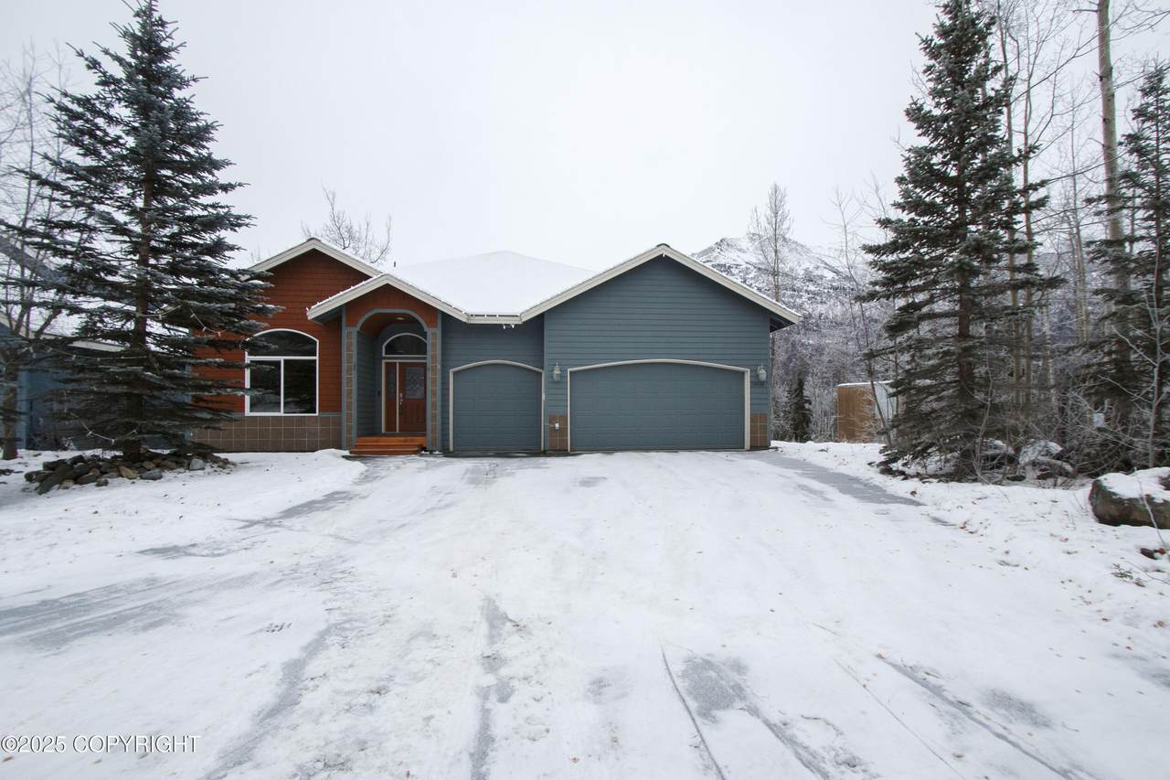 20436 Driftwood Bay Drive - Photo 1