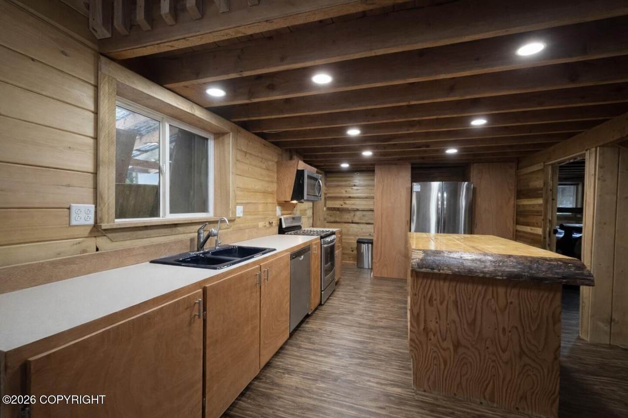 https://bt-photos.global.ssl.fastly.net/alaska/1280_boomver_2_26-2175-2.jpg