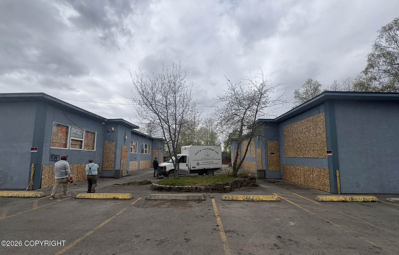 525 Bragaw Street - Photo 1