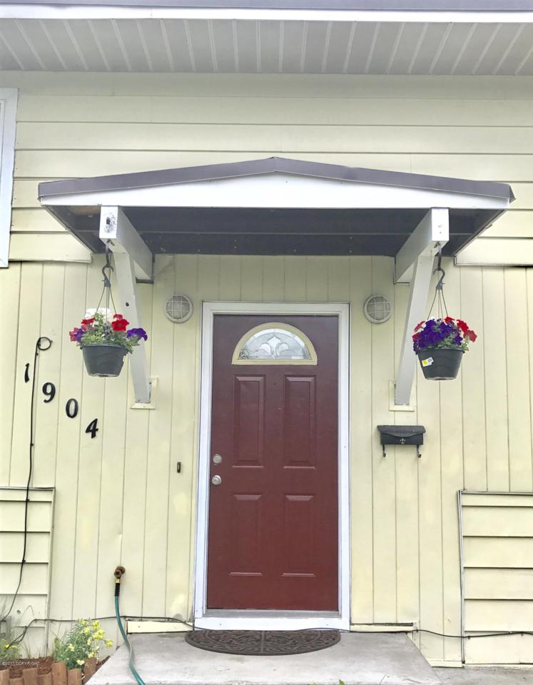 1904 Twining Drive - Photo 1