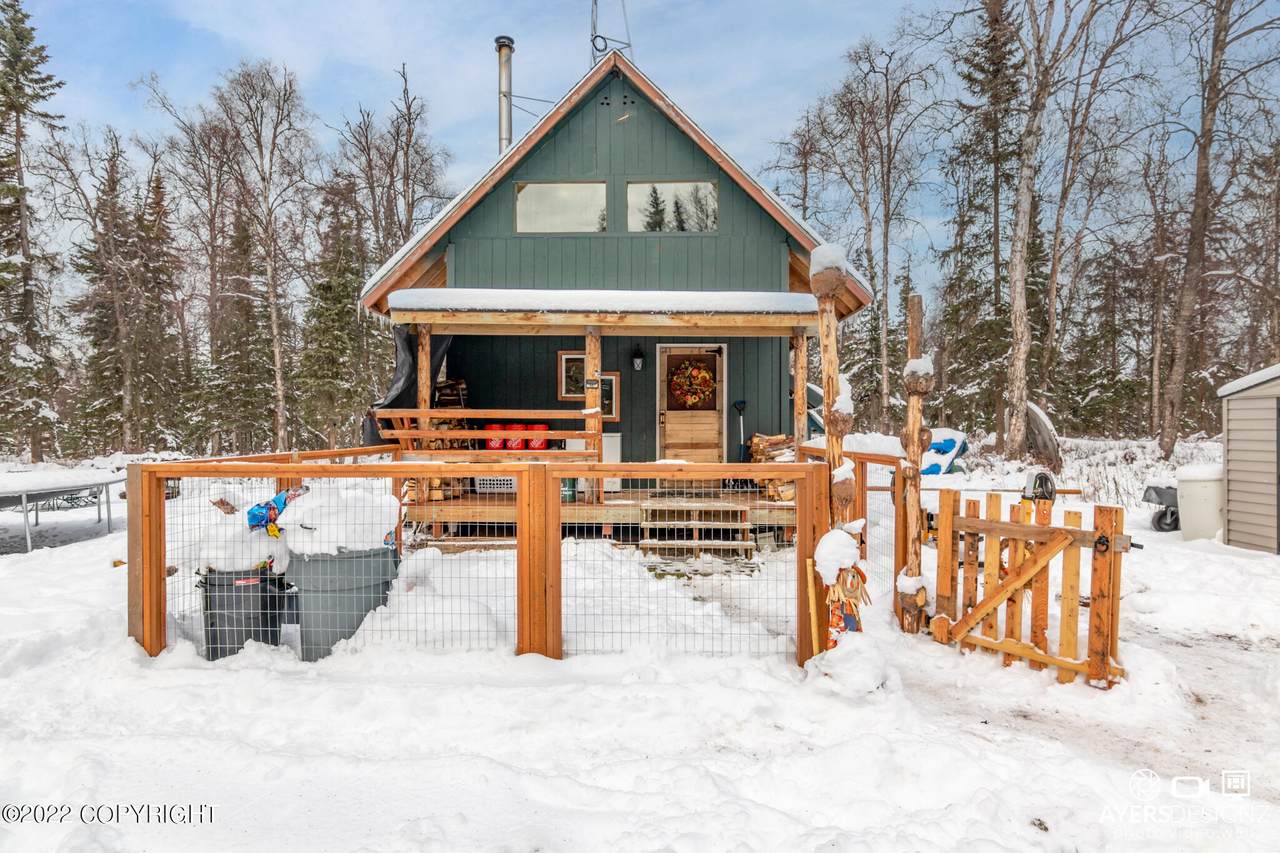 47213 Emery Street - Photo 1