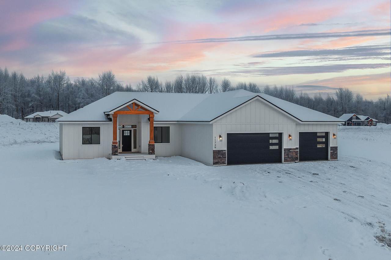 11739 Apple Circle - Photo 1