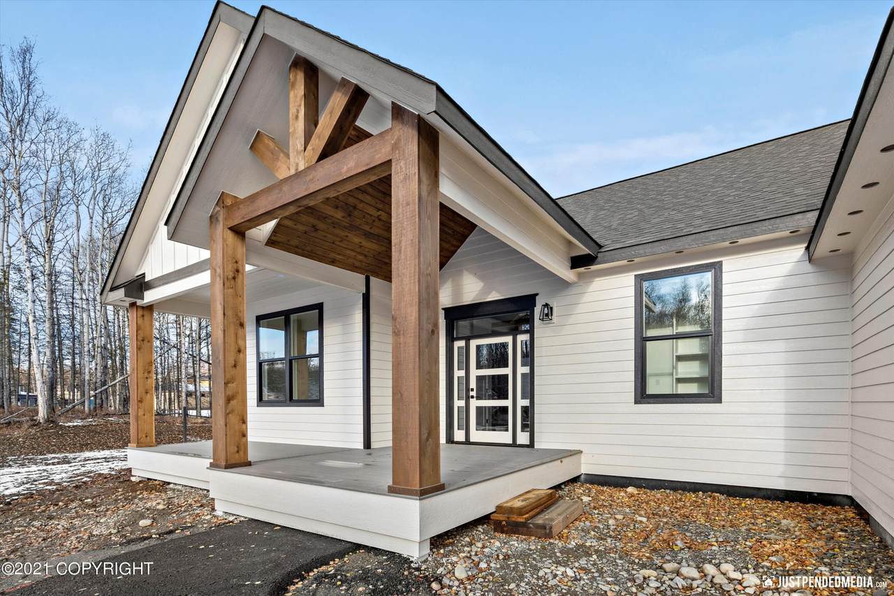 8390 Glory Bluff Drive - Photo 1