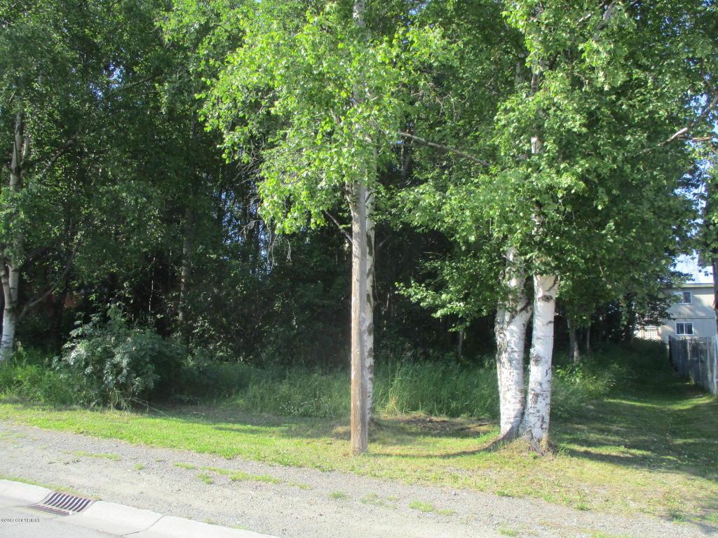 711 46th Avenue - Photo 1
