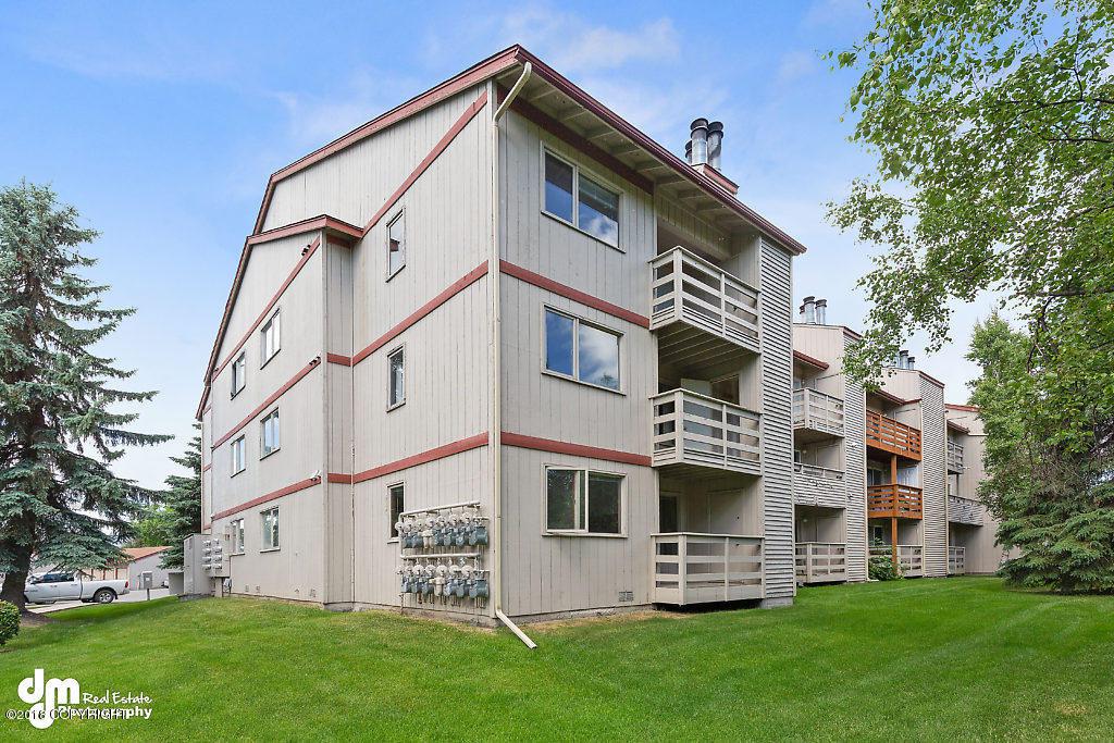 9715 Independence Drive - Photo 1