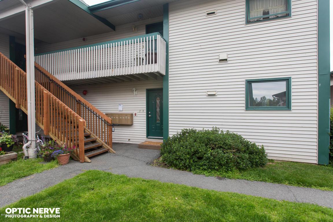 1530 Northview Drive - Photo 1