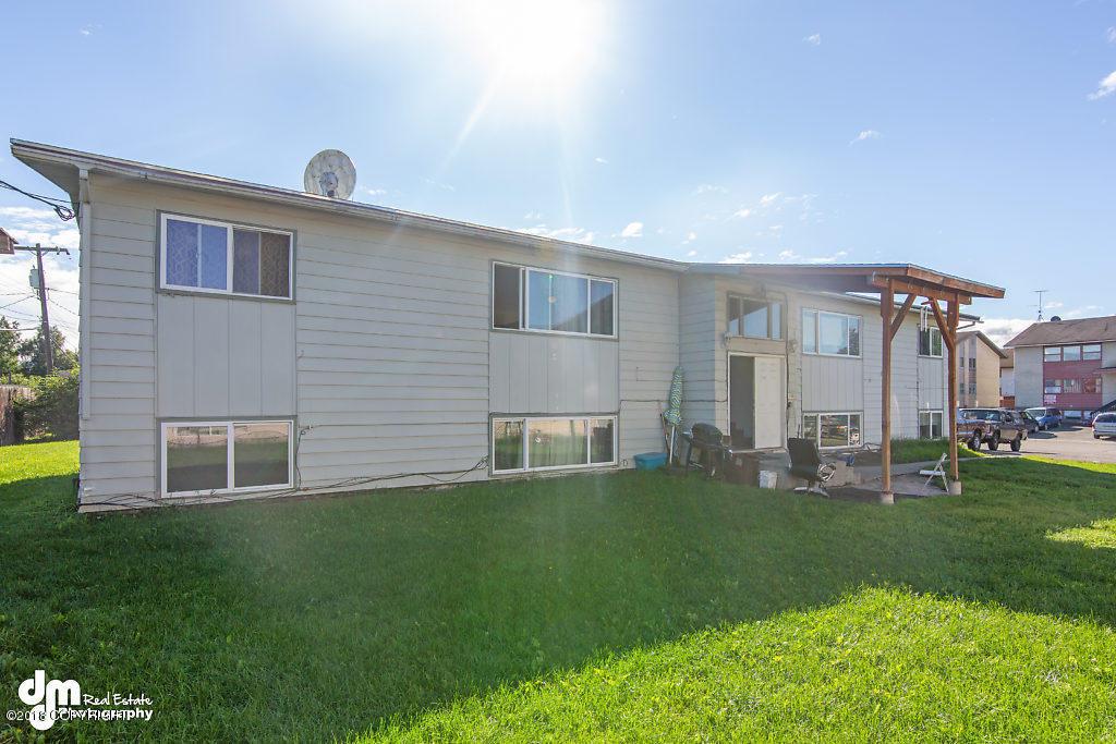 4319 San Roberto Avenue - Photo 1