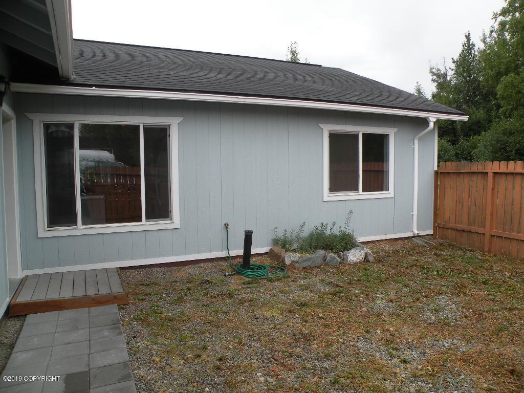 951 Sue Lane - Photo 1