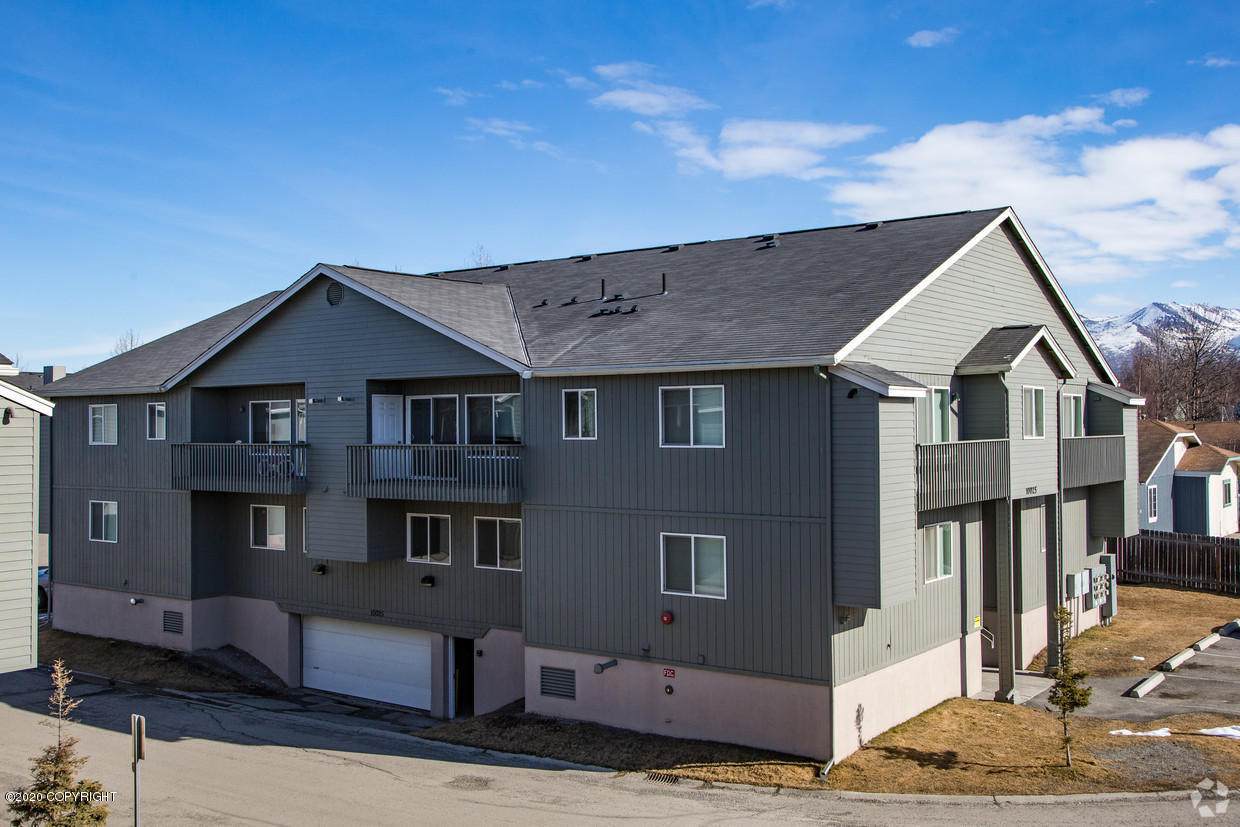 9900 William Jones Circle - Photo 1