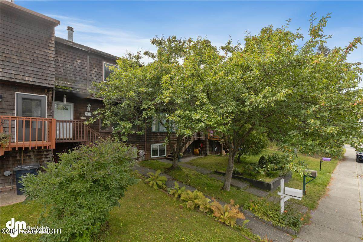 3840 Carleton Avenue - Photo 1